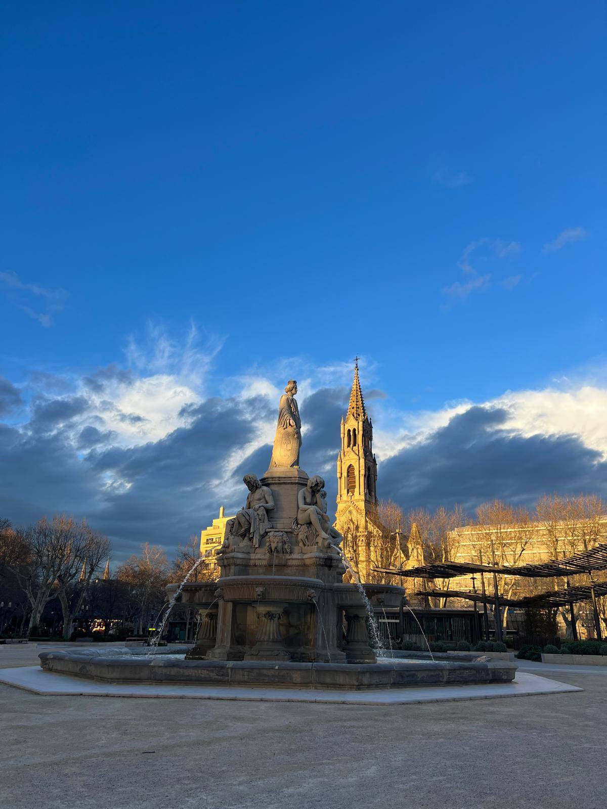 Publier une annonce légale pour une entreprise à Nîmes, dans le Gard et en France